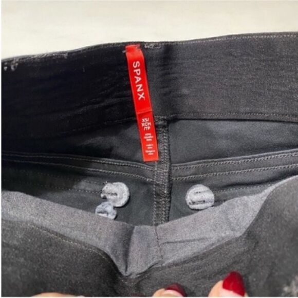 NWT Spanx Stretch Twill Ankle Cargo Pants Dark Gray Leggings - Picture 4 of 9